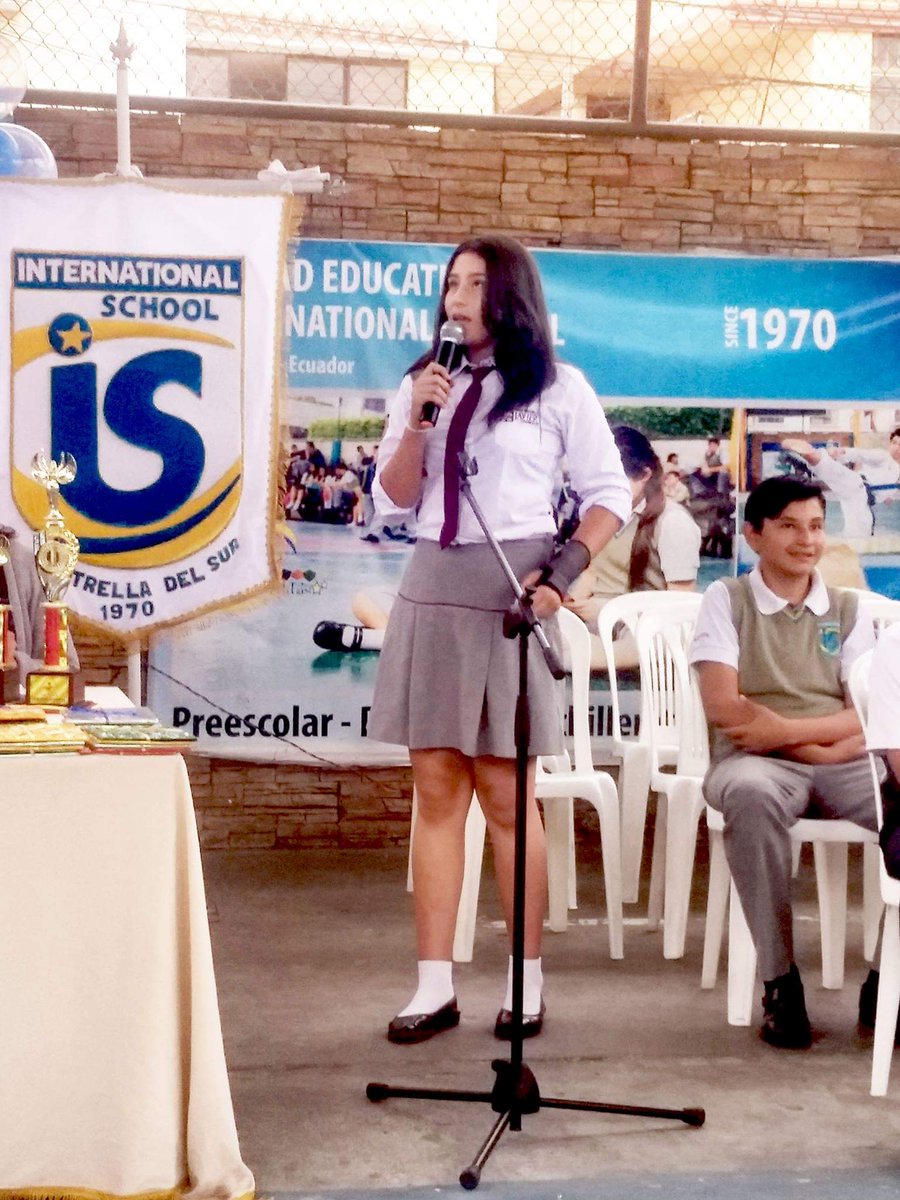 🤓 🏆Nuestras Javerianas Danna Villamil y Valeria Molina de 9no Año Básico “B” participaron en el 2do Spelling Bee Contest, organizado por Oxford University Press. ¡Felicidades chicas!