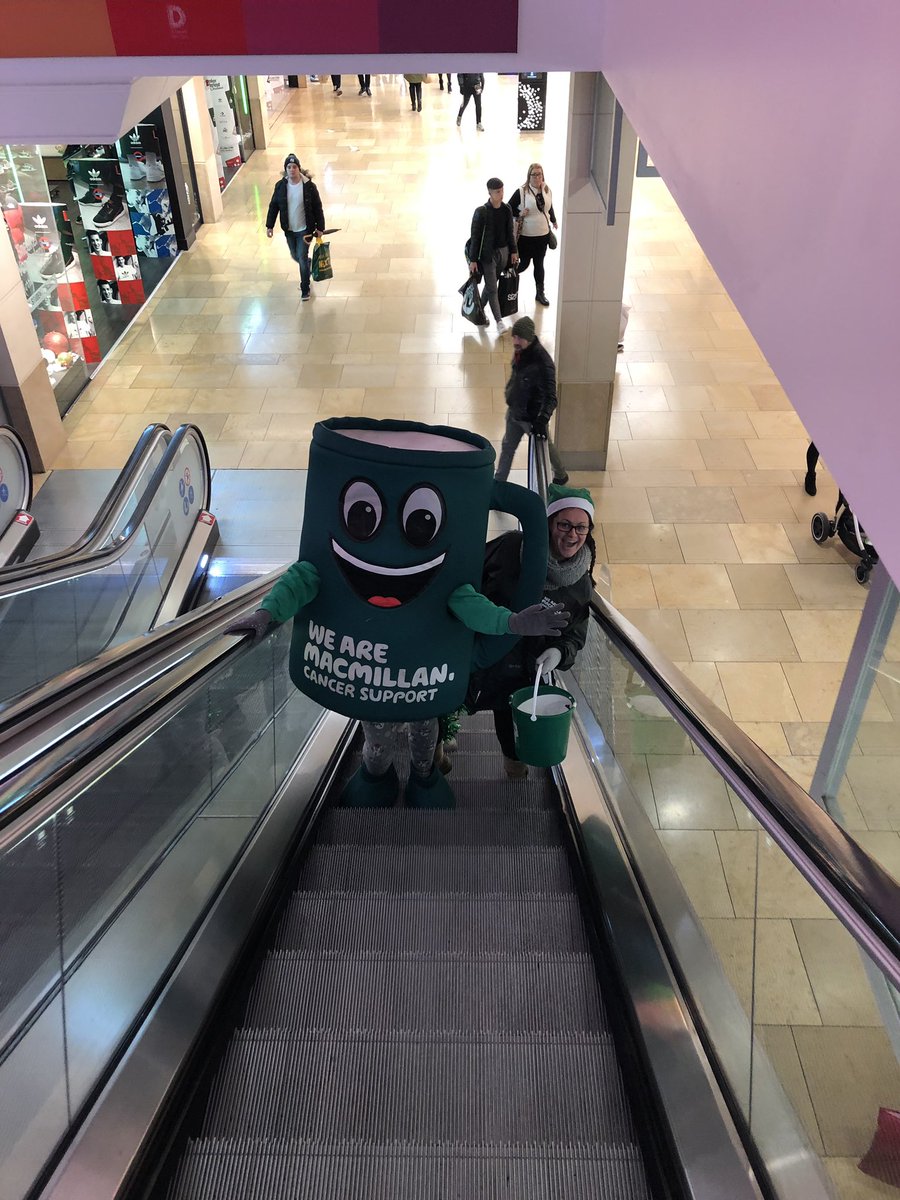 underwood_kate's tweet photo. Muggy is still exploring #cardiff as we #festivefundraising for @MacmillanCymru #spotmuggy @StDavidsCardiff #greenarmy 💚🌲🎅🏻#festivepostbox https://t.co/W5Nx9THN0T
