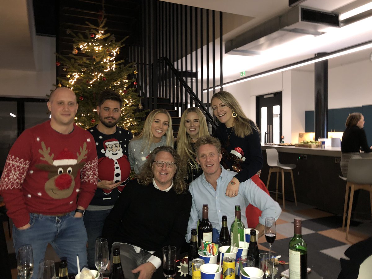 RedEyeEventsLtd's tweet photo. Good fun at the Wings For Life Christmas quiz last night, with Team Red Eye &amp; The Lazenbys picking up 2nd place. Just don’t ask @simon__lazenby where the PDC World darts Championship is held 🤦‍♂️😜🤣 #allypally #2pointer https://t.co/VRQaC8VIzl
