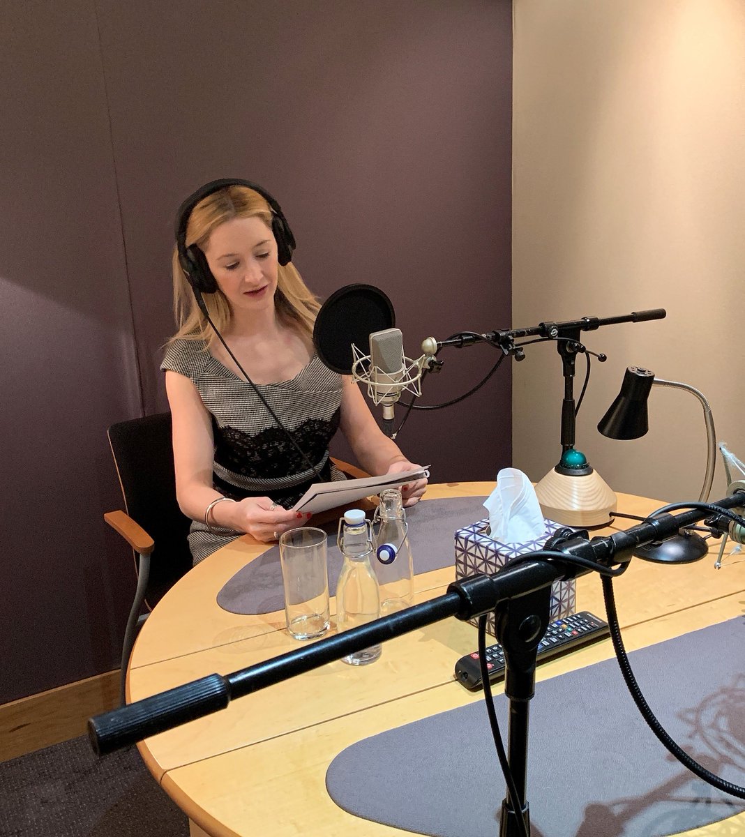 IMNcontent's tweet image. Festive morning in the studio today with @DrBeckySpelman and @nationalexpress talking about our favourite things about Christmas! 🎄🎅