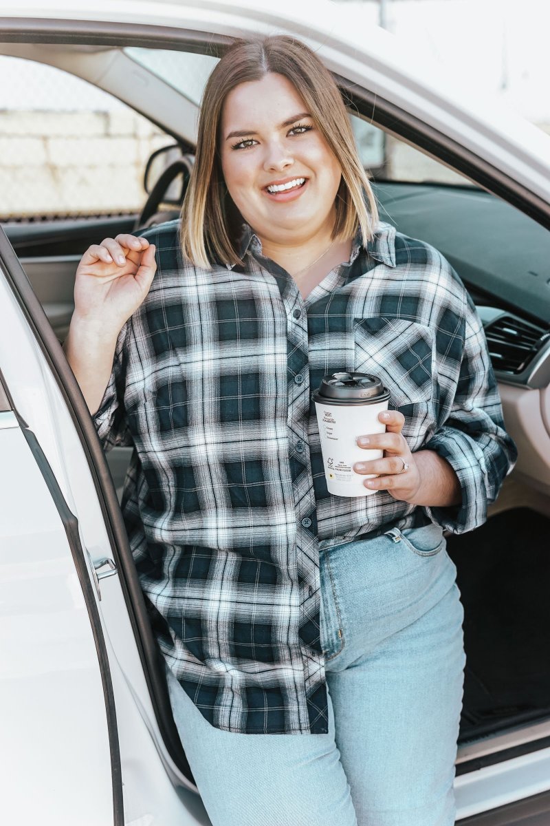 SarahZerbe's tweet photo. My favorite holiday tradition has to be driving around and looking at Christmas lights. I can always count on my cotton plaid button-down to put me into the holiday spirit, while also being a cozy reminder of my favorite holiday tradition. @discovercotton #shopcotton #IC #Ad https://t.co/koJPBY2qYJ
