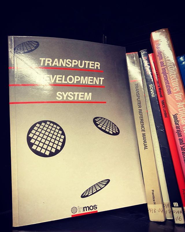 dginhac's tweet image. Trouver une relique dans une bibliothèque #livre #transputer #phd #plusDe20ans ift.tt/2C9Los5