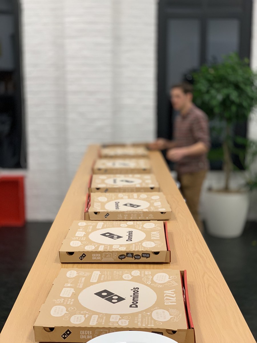 sweet_mustard's tweet photo. Games, pizza &amp; Sweeties. Perfect recipe for an awesome game night. Just play, have fun &amp; enjoy games with friends.
#gaming #games #friends #pizza #unrealtournament #overwatch #rayman #counterstrike #sweetmustard #sweeties https://t.co/hK5PXcNSjt