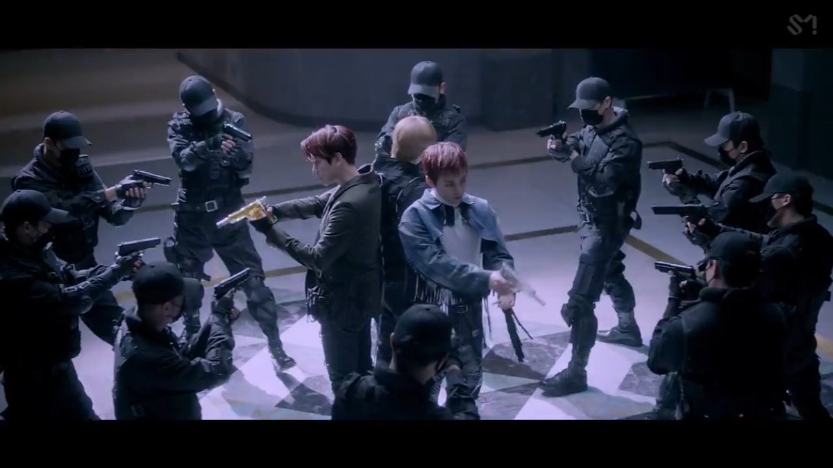 Diane_IQ29's tweet photo. Is XIUMIN the Spy or Nah? @weareoneEXO 

#어디에도_없을_완벽한_EXO 
#ItsTheLoveShot https://t.co/9wofkpWBfO