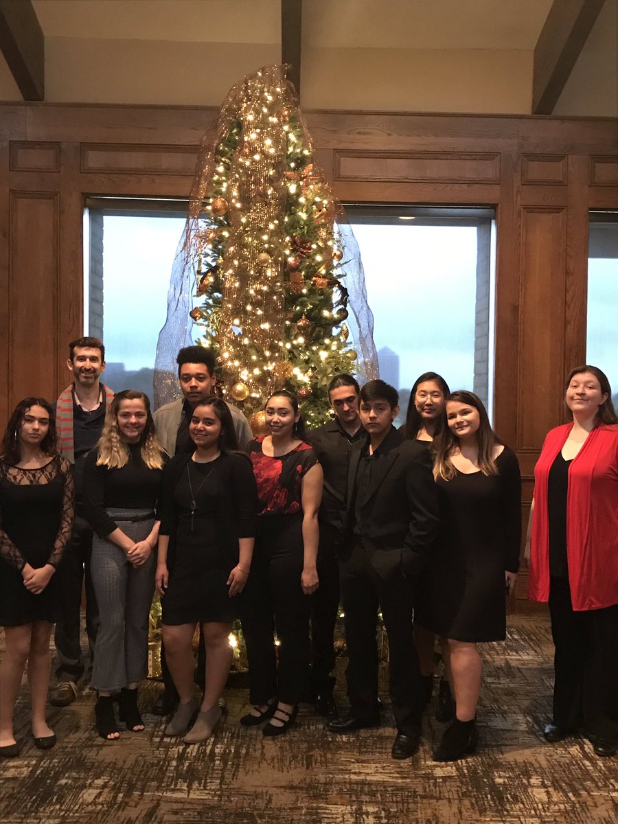 Good morning from Las Colinas CC. Enjoying some holiday music performed beautifully by the MacArthur HS Jazz Singers, Lauren Davis and Clinton Blanco Directors. Performance for the Irving Sunshine Rotary Club. Bravo All!