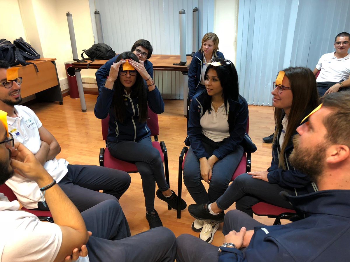 Co_talent_'s tweet image. Este lunes volvimos a estar con los participantes del PFAE-GJ ENJOY SANTA CRUZ. Estuvimos trabajando la gestión del conflicto y les queremos felicitar por el trabajo personal que están haciendo. 
•
•
•
#coaching #pnl #cotalent