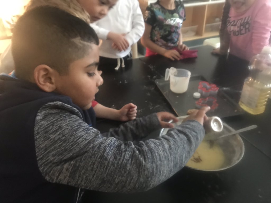 mspennykinders's tweet photo. We made gingerbread men yesterday #yummy . Ask your child what ingredients we needed to use and what steps we took to make them #kindergarten #cookingisalifeskill https://t.co/EBmxq2VNA2
