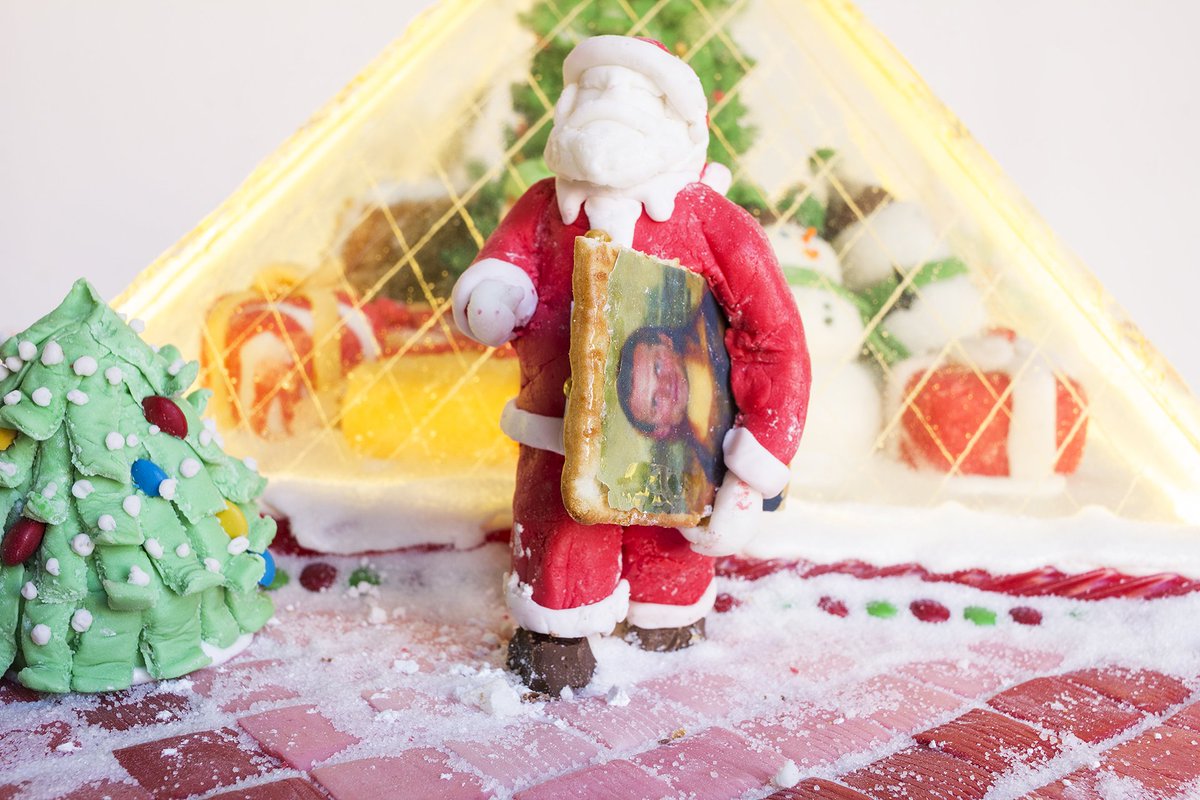 designLABBERS's tweet image. Its that time of year again! For this year&apos;s @BSAAIA Gingerbread Competition we&apos;ve created the @MuseeLouvre&apos;s iconic I.M. Pei designed pyramid in a piece we call &quot;We Louvre #Modernism&quot;! Check out all the entries at the #BSASpace and vote for the best here: one.bidpal.net/gingerbread/br…