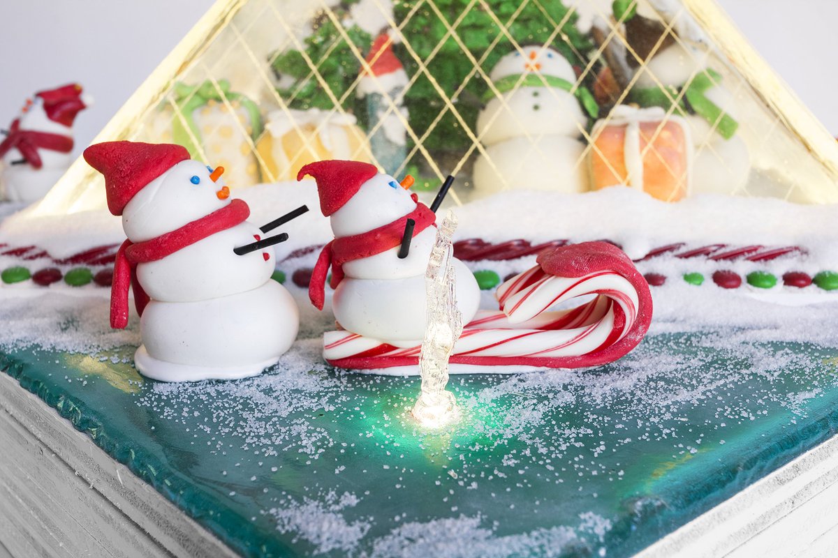 designLABBERS's tweet image. Its that time of year again! For this year&apos;s @BSAAIA Gingerbread Competition we&apos;ve created the @MuseeLouvre&apos;s iconic I.M. Pei designed pyramid in a piece we call &quot;We Louvre #Modernism&quot;! Check out all the entries at the #BSASpace and vote for the best here: one.bidpal.net/gingerbread/br…