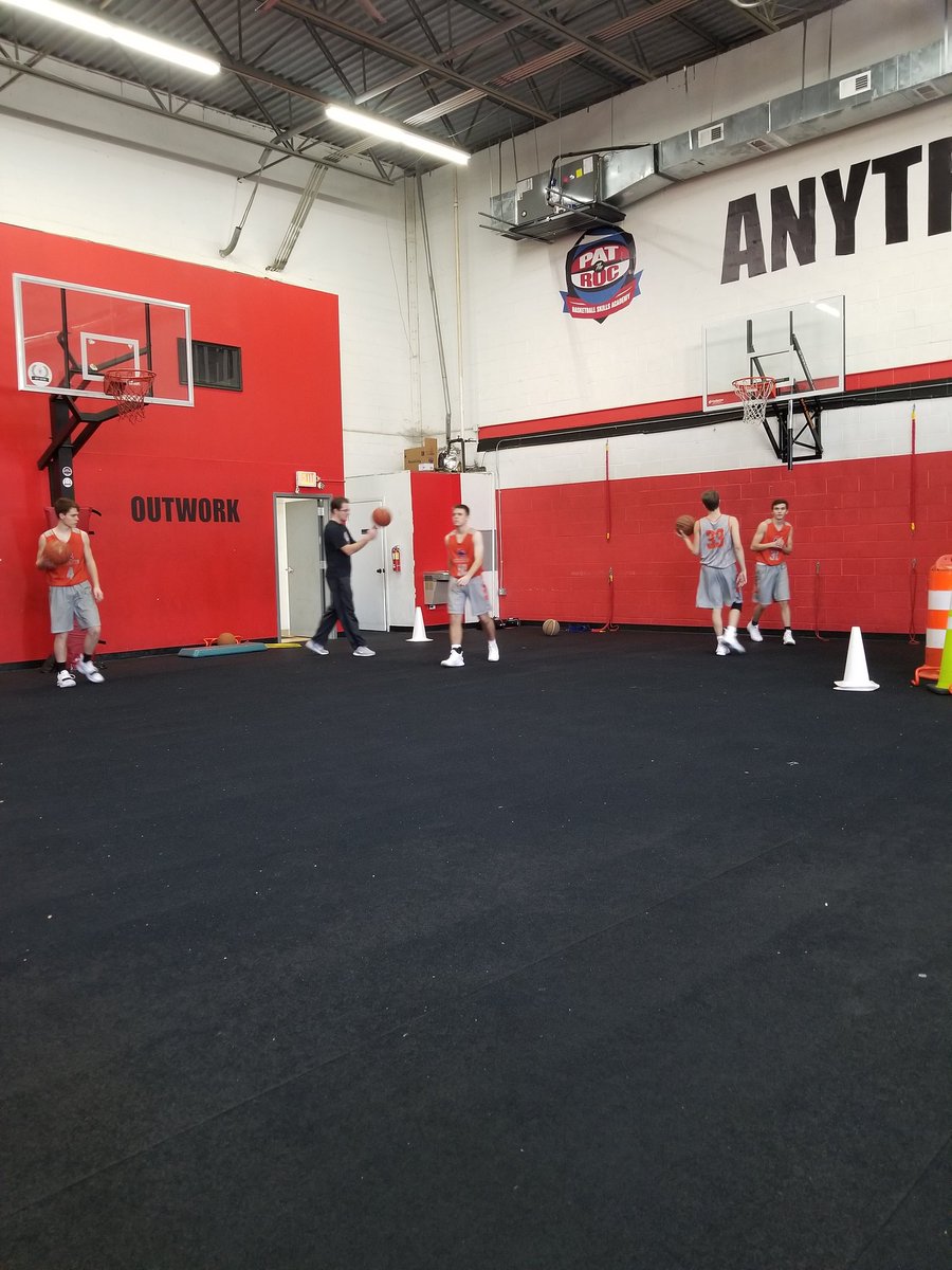 marshallcohoops's tweet photo. Big thanks to @PatTheRoc for opening up his facilities for us this morning. Just trying to get better... had a great workout. #gomarshals https://t.co/PL8uPw84S4