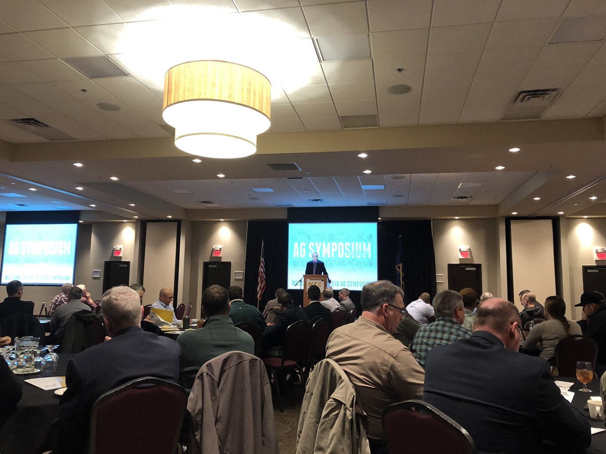 jaredleemiller1's tweet photo. Excited about the opportunity to sit through #agsym18 and listen to key note speakers in agriculture! @midkscoop https://t.co/Q3DZauDSug