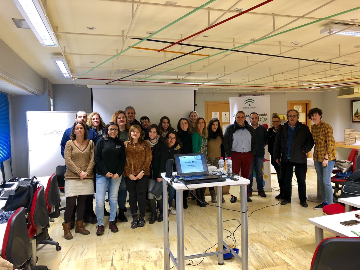estherreino's tweet photo. Nos despedimos con mucha satisfacción de nuestro último #labtaller de este año con @andalucialab desde Cazorla. Muchas gracias a todos los #empresarios que nos habéis acompañado en este año por las diferentes provincias andaluzas. #marketingonline #pymes https://t.co/fNNty7XtlY