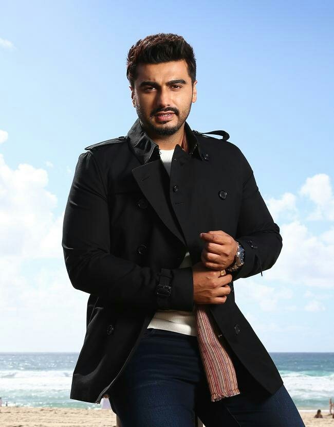 ArjunKapoorCafe's tweet photo. Waiting for holidays like✨😉
#DecemberLoving 💖 @arjunk26 🙌😘 https://t.co/cB6GNvORAG