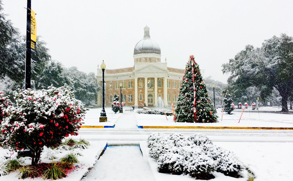 SouthernMiss's tweet photo. #TBT: When Southern Miss became a winter wonderland last December! ☃️ https://t.co/i2ciZYCbOs