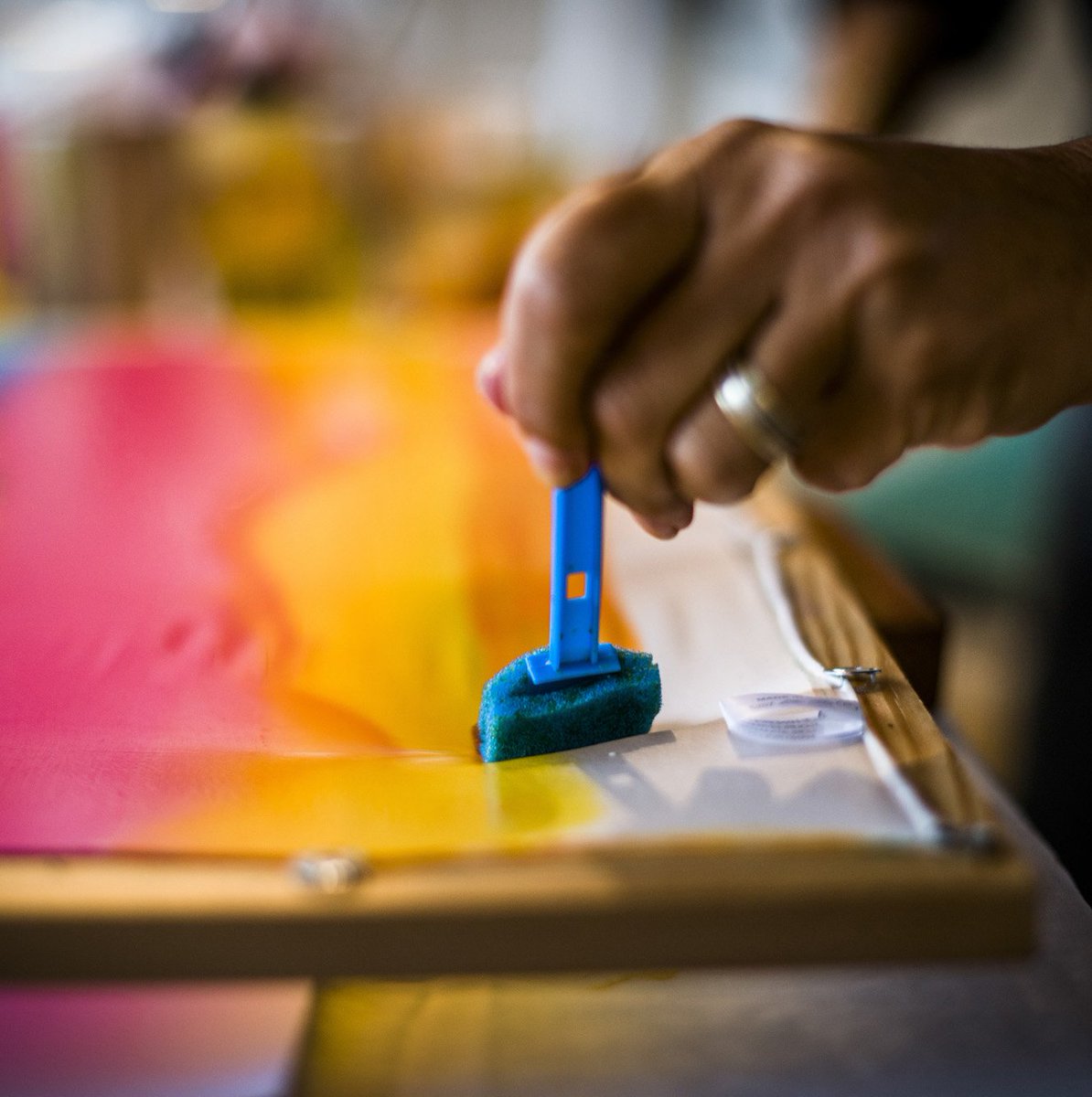 LEONALENGYEL's tweet photo. We believe everyone has an inner #artist just waiting to get out! Come to  our Private Silk #Painting #Workshop where you can create your own #handpainted silk #scarf. #Learnsomethingnew and take home your very own #artwork! #giftidea https://t.co/Wr1Qa0MP0g https://t.co/dLHIWQBbQ6
