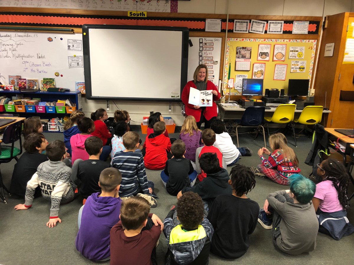 QueenLean44's tweet image. Ms. Laura and Ms. Rochelle from Citizens Bank visited our classroom today.  They read a book and talked about saving money.  #mcusd185