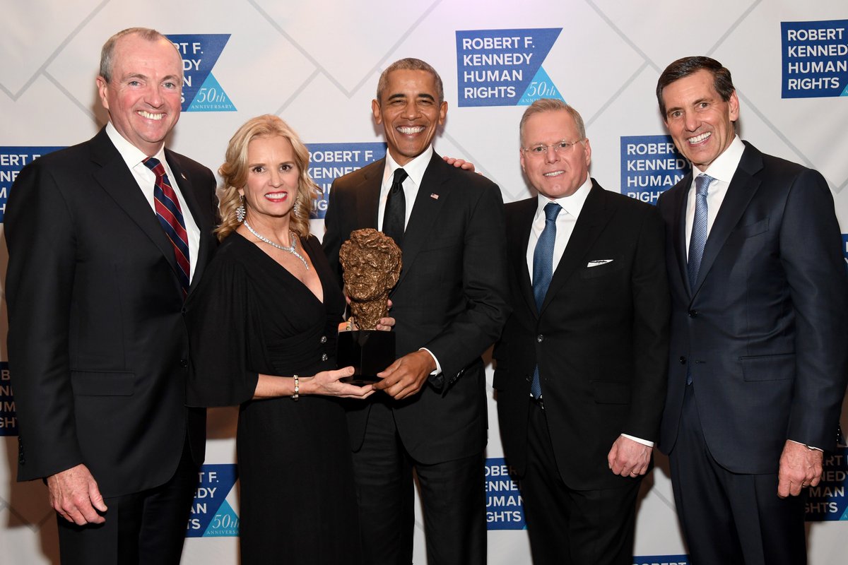 wbd's tweet photo. Discovery is honored that our President &amp; CEO David Zaslav was recognized last night by @RFKHumanRights as a 2018 #RippleOfHope laureate alongside @barackobama, @GovMurphy of New Jersey, and @Humana CEO Bruce D. Broussard! #RFK50. https://t.co/zCCPV9yU1C https://t.co/AmjEuarlZ3