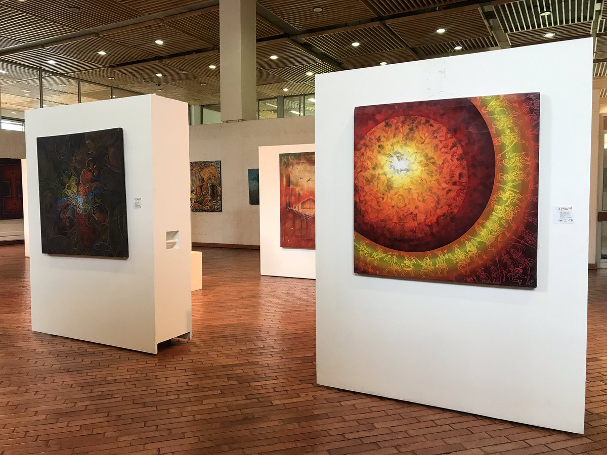 subaalcaldia's tweet image. Desde la biblioteca Julio Mario Santodomingo se expone la - XI Bienal internacional de arte Suba 2019 -. El evento que se realiza cada dos años,  fomenta y divulga el arte y la cultura de artistas de la localidad e internacionales. ☑️