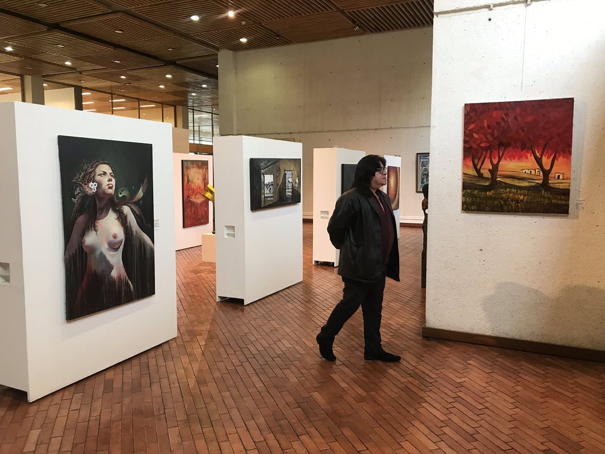 subaalcaldia's tweet image. Desde la biblioteca Julio Mario Santodomingo se expone la - XI Bienal internacional de arte Suba 2019 -. El evento que se realiza cada dos años,  fomenta y divulga el arte y la cultura de artistas de la localidad e internacionales. ☑️