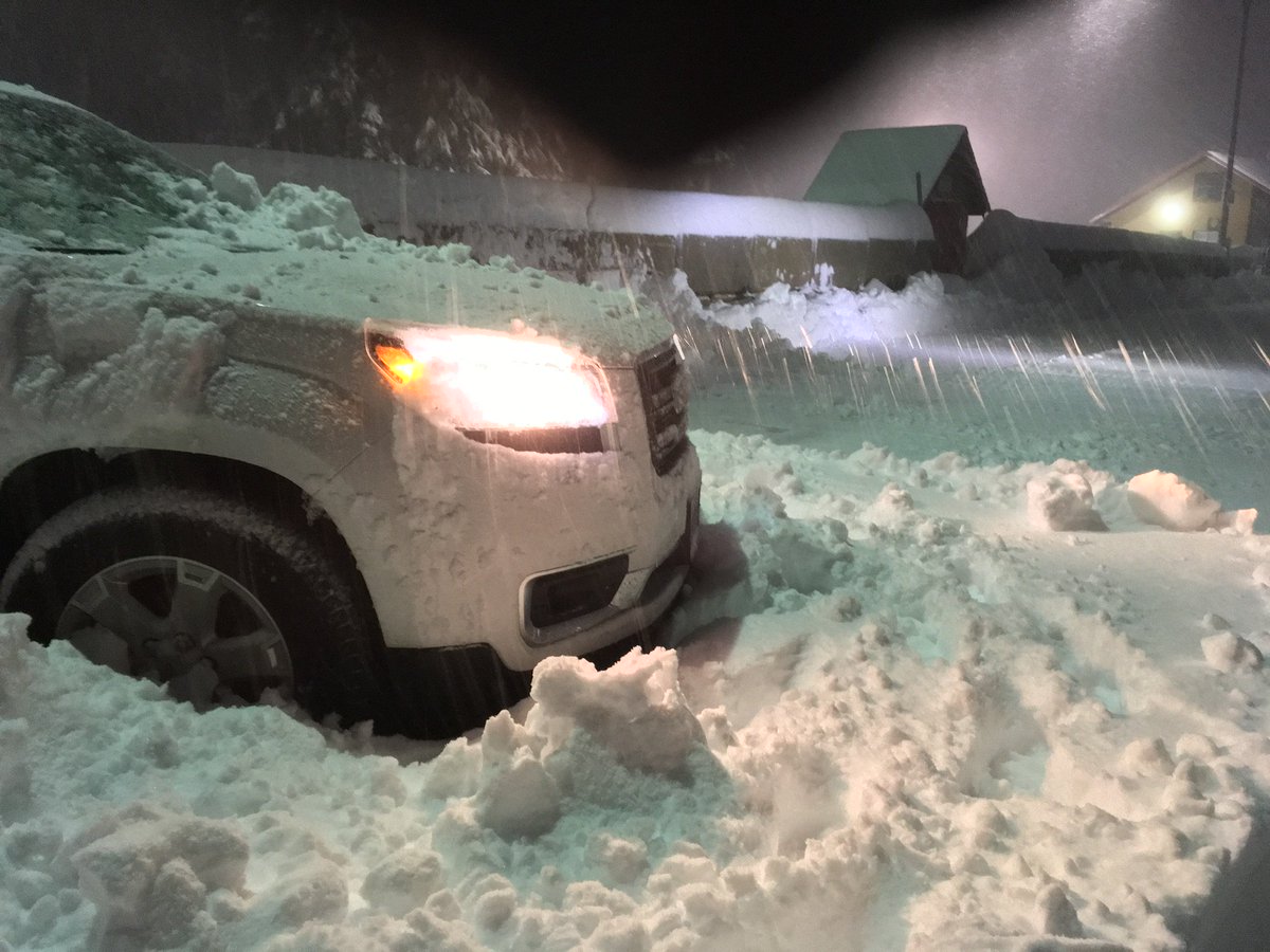 Yes Virgina and Beni There Is A SantaClaus with sidekick Ular the #Snow God

Snow...Snow....SNOW...S N O W HAS ARRIVED!! Here on top of #MtSeymour 

Conditions as of this morning -Snowing heavy