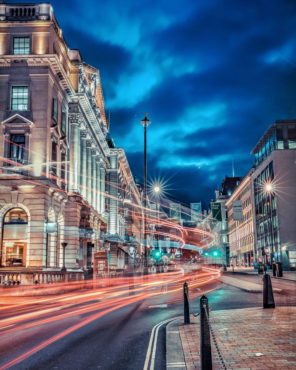 CanonFrance's tweet photo. Prêt pour un nouveau défi #CanonStories ? Cette fois, nous vous demandons de photographier votre ville la nuit.

Publiez vos photos sur Instagram avec le hashtag #CanonStories. Nos images préférées figureront sur notre feed et dans notre newsletter.
📷 - https://t.co/96v1ef7gPa https://t.co/SCQezB2oJa