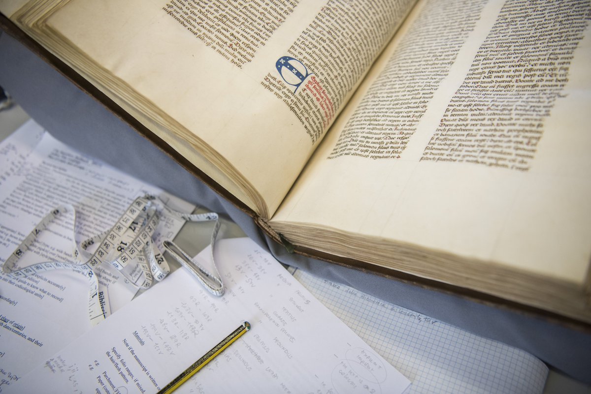 Don't miss out on our Intermediate Latin Palaeography course as part of the Palaeography Study Day (19 January 2019). 

This course is useful to students with some experience in Latin palaeography who wish to refresh or improve their skills. Find out more: bit.ly/2vIp0Tp