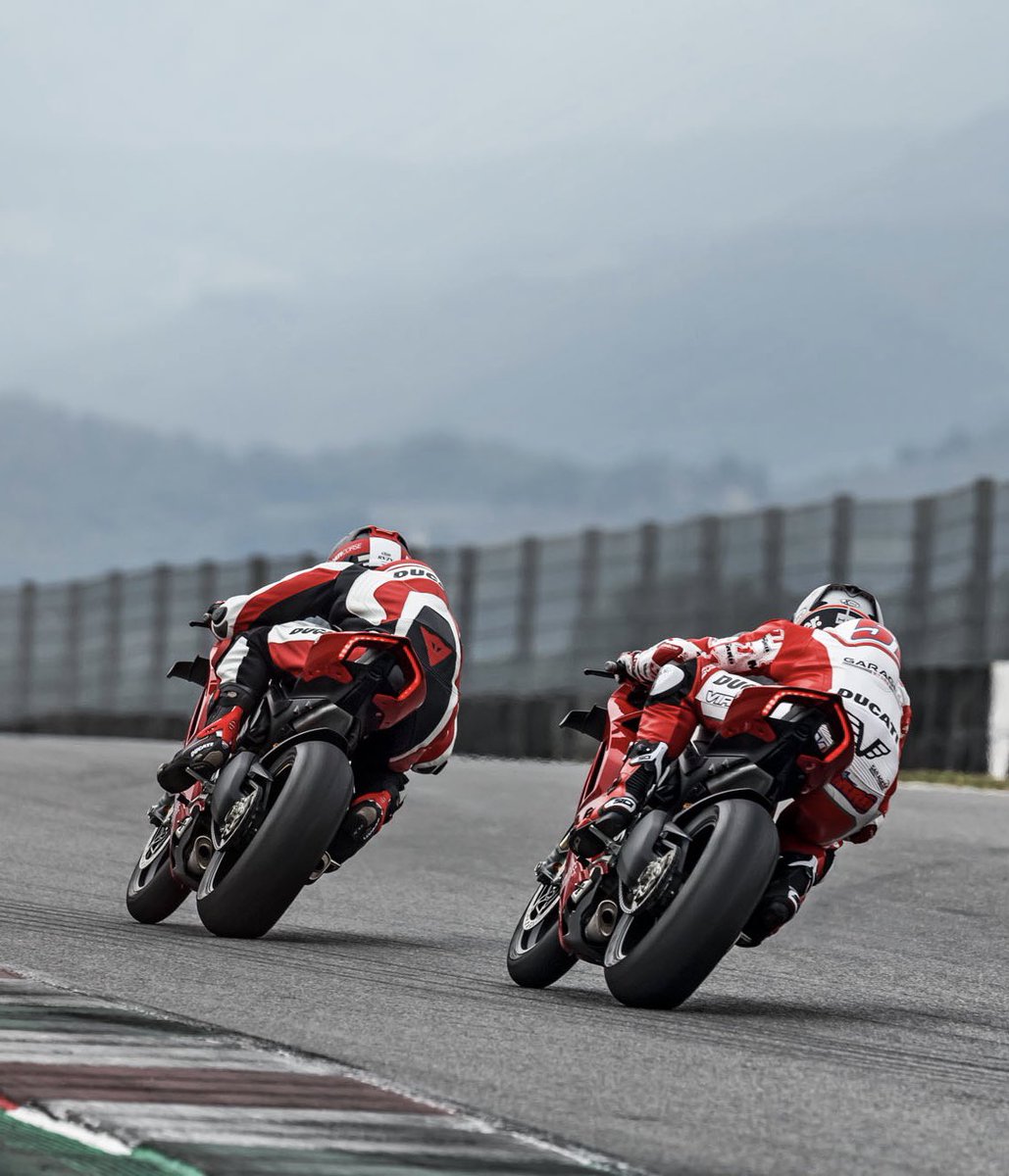This is your competition’s guaranteed view when you ride the Panigale V4 R.

#Ducati #PanigaleV4R #DucatiPanigaleV4R #Ducati2019 #Ducatisti