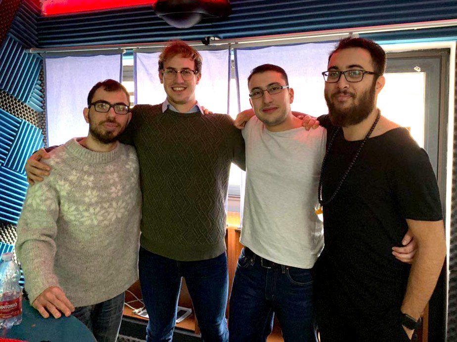 necstlaboratory's tweet image. Live from #NECSTLab: ospiti odierni di POLI.RADIO per #NECSTTechTime sono @LorenzoDiTucci, @albezeni e Francesco Peverelli, protagonisti di un progetto di ricarca che lega #ingegneriainformatica e #biologia.
Presenta: @PhilipGrass

#polimi #poliradio