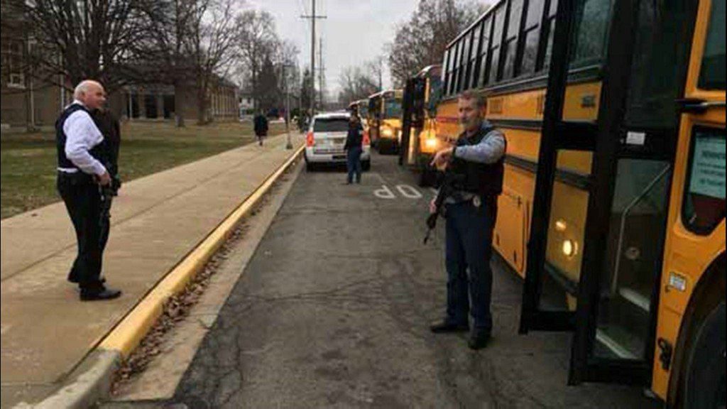 Police say teen suspect killed at Indiana middle school on.11alive.com/2RX8RT3 https://t.co/KXfspCXuCq