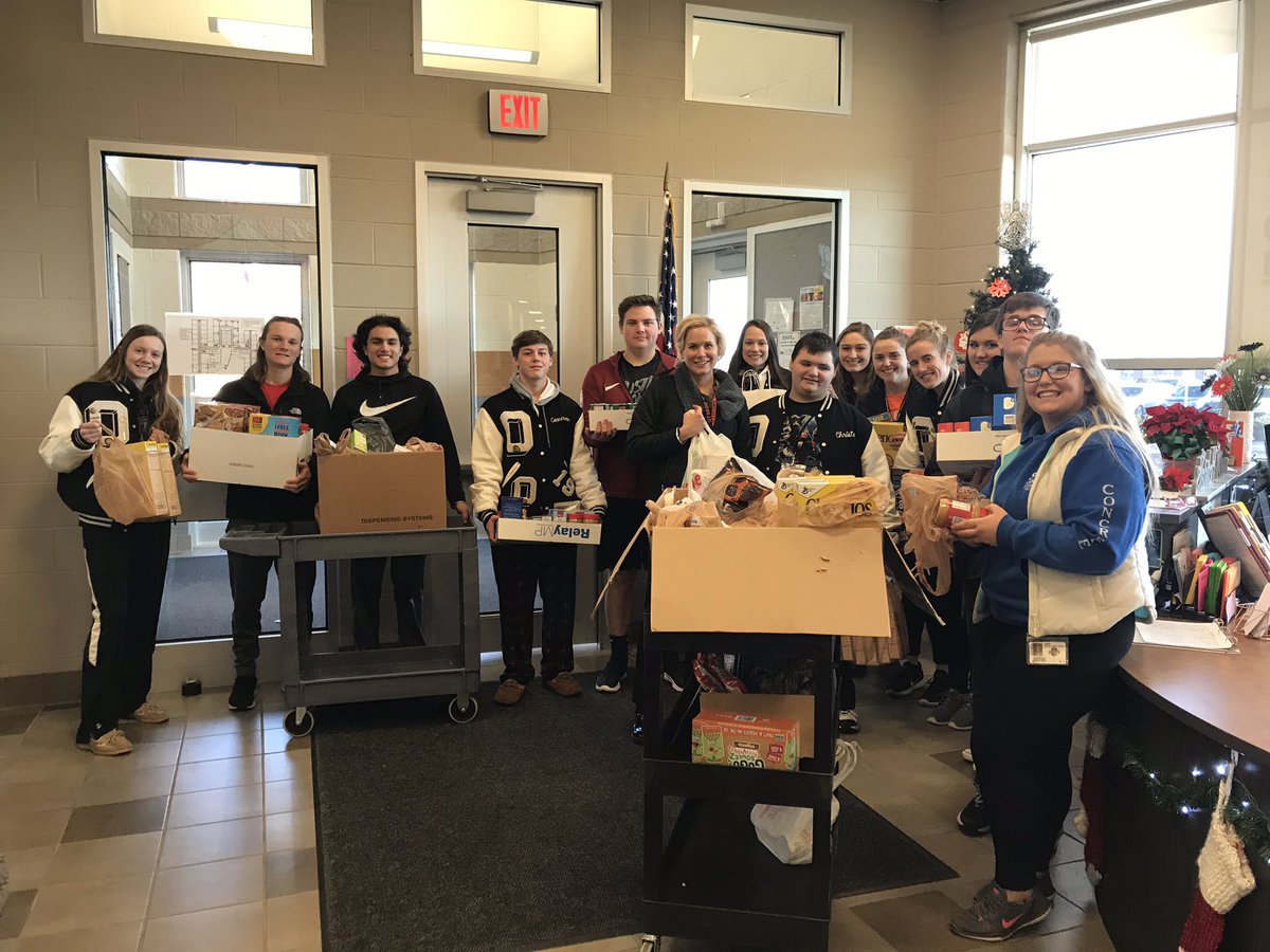 HaveKnights's tweet photo. #KnightsHaveYourBack delivered the food to our #LittleKnights today. 38 bags are given to our community each week! Thank you for the continued donations! #BeTheGood #MrsVollmar #OtsegoFCS #LoveAKnight #pentapride @jerrygladieux @KosheaOHS https://t.co/seCMlZReEW