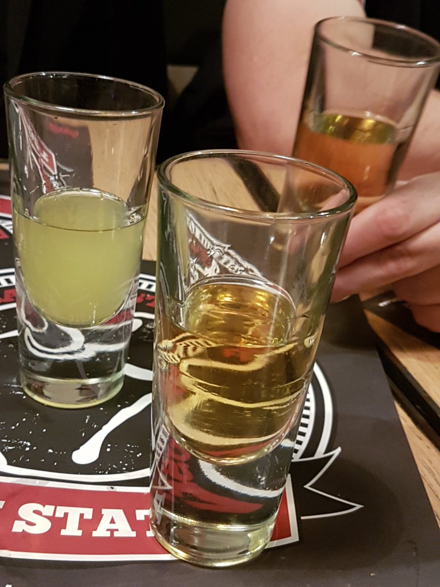 naja_xaoticca's tweet photo. Ich hatte mir kleinere Portionen vorgestellt. Auf den Sieg #sgeEuropa #heuliheuli #roma https://t.co/ZXOsjlQZXR