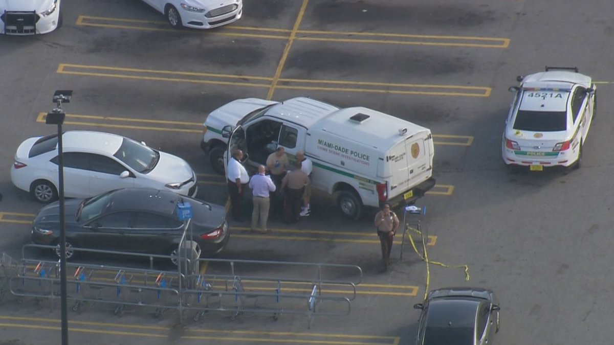 #BREAKING Body found in car trunk outside Homestead Walmart bit.ly/2QJK7jR?utm_so… https://t.co/nsbQiM9oT4