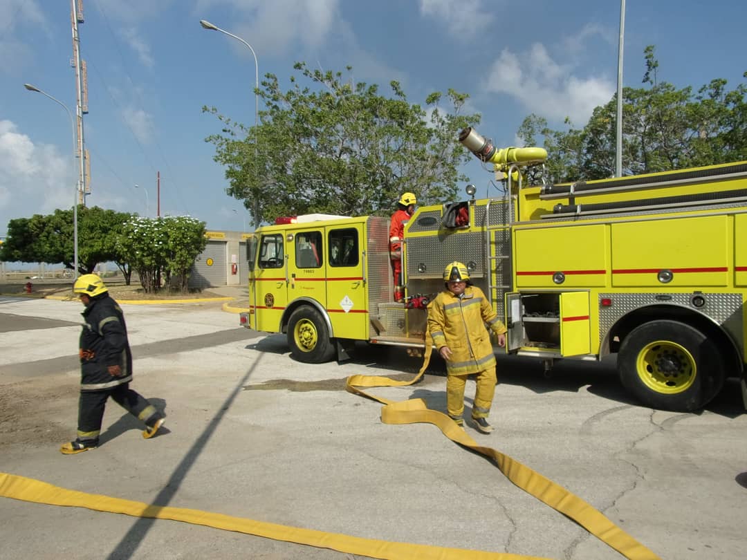 Propilvensa's tweet photo. Motivados por mantener la seguridad en nuestras instalaciones, Propilven realiza el simulacro de evacuación por emergencia en el Z304 de la sección 300 nueva👷‍♂️ https://t.co/1l0PKs3xbK