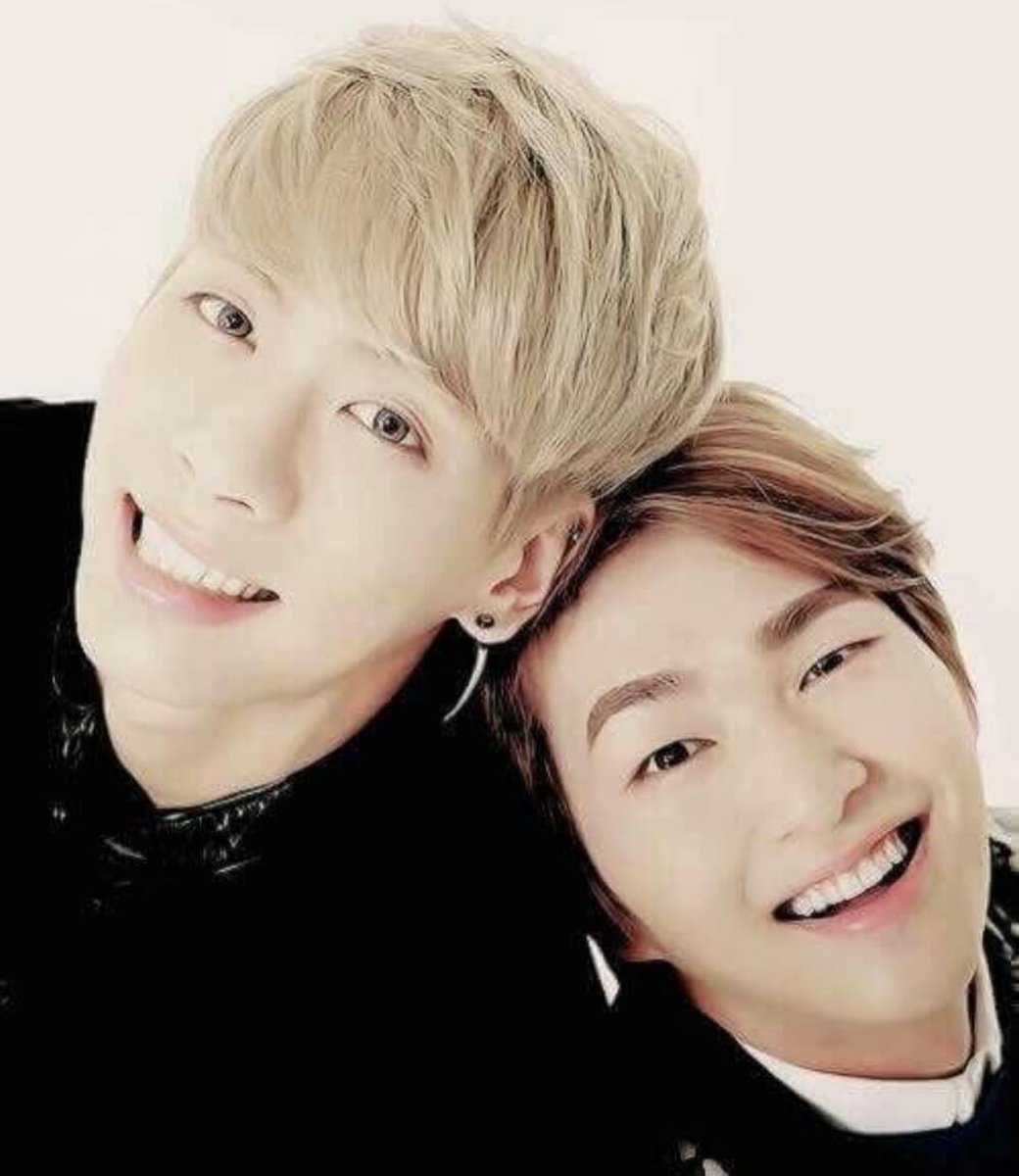 lisadrakebriori's tweet photo. Shine Onew 😌✨💖🌹🎇Stay happy, dear Jinki)) #HappyONEWDay @SHINee #샤이니 #SHINee⁠  #LeeJinki #Onew https://t.co/0SBMCg5Jz9