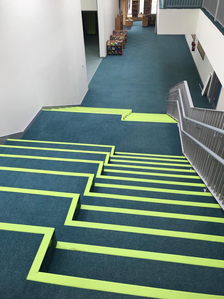 QuantumFlooring's tweet photo. Great recent project completed by KC Carpet &amp; FLooring - Q-Range Stair Nosing - https://t.co/sRDkX1FTwk 

#school #education #stairs #steps #safety #stairnosing #bs8300 #LRV #architect #design #stairedge #stairedging https://t.co/NsEVj6NO0G