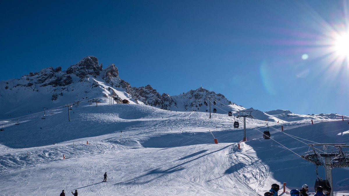 The sun is out in Meribel!