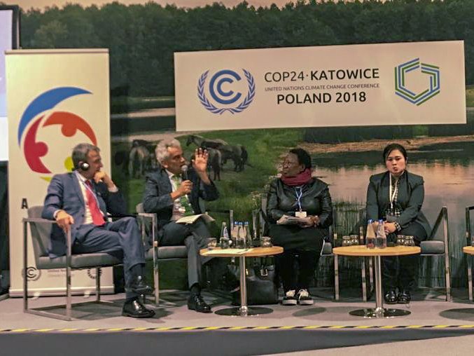 MinAmbiente Colombia (@minambienteco) on Twitter photo El Ministro de Ambiente, Ricardo Lozano, intervino en el Evento de Alto Nivel sobre Educación Climática en la #COP24, junto con representantes de <a href="/UNFCCC/">UN Climate Change</a> <a href="/COP24/">COP24</a> <a href="/FAO/">Food and Agriculture Organization</a> El Ministro de Ambiente, Ricardo Lozano, intervino en el Evento de Alto Nivel sobre Educación Climática en la #COP24, junto con representantes de <a href="/UNFCCC/">UN Climate Change</a> <a href="/COP24/">COP24</a> <a href="/FAO/">Food and Agriculture Organization</a>
