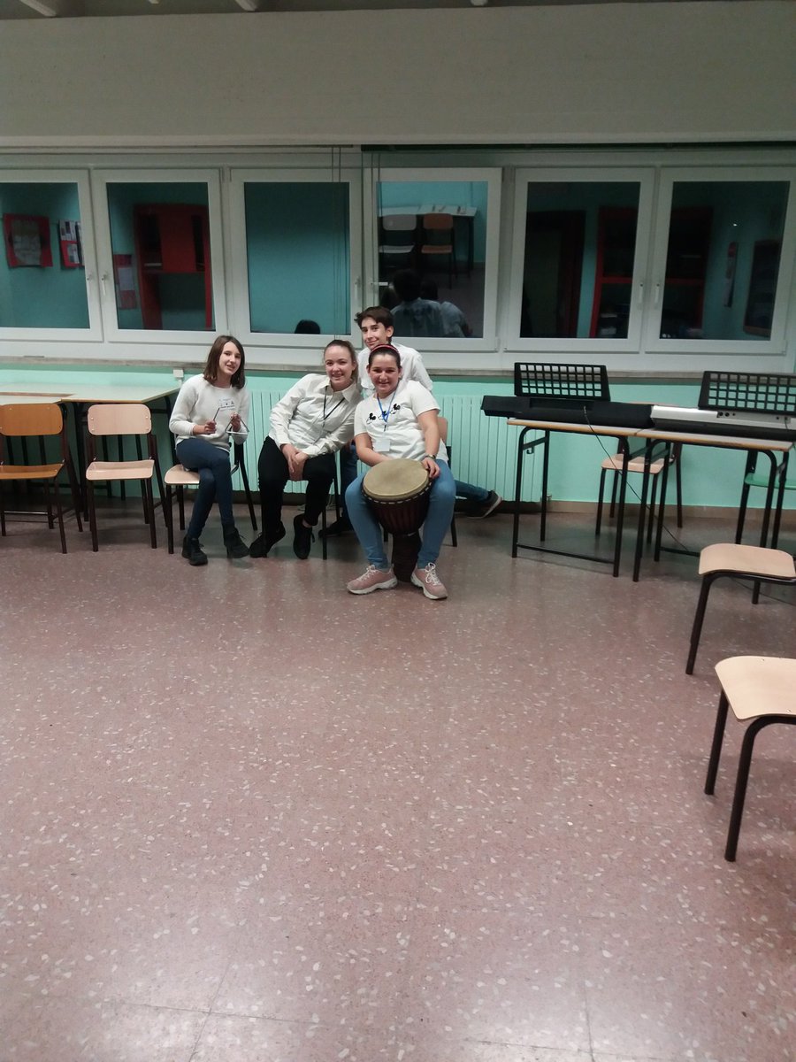 marchese64's tweet photo. #openday #viapassoni @dantealighto https://t.co/d8NA9hReTF