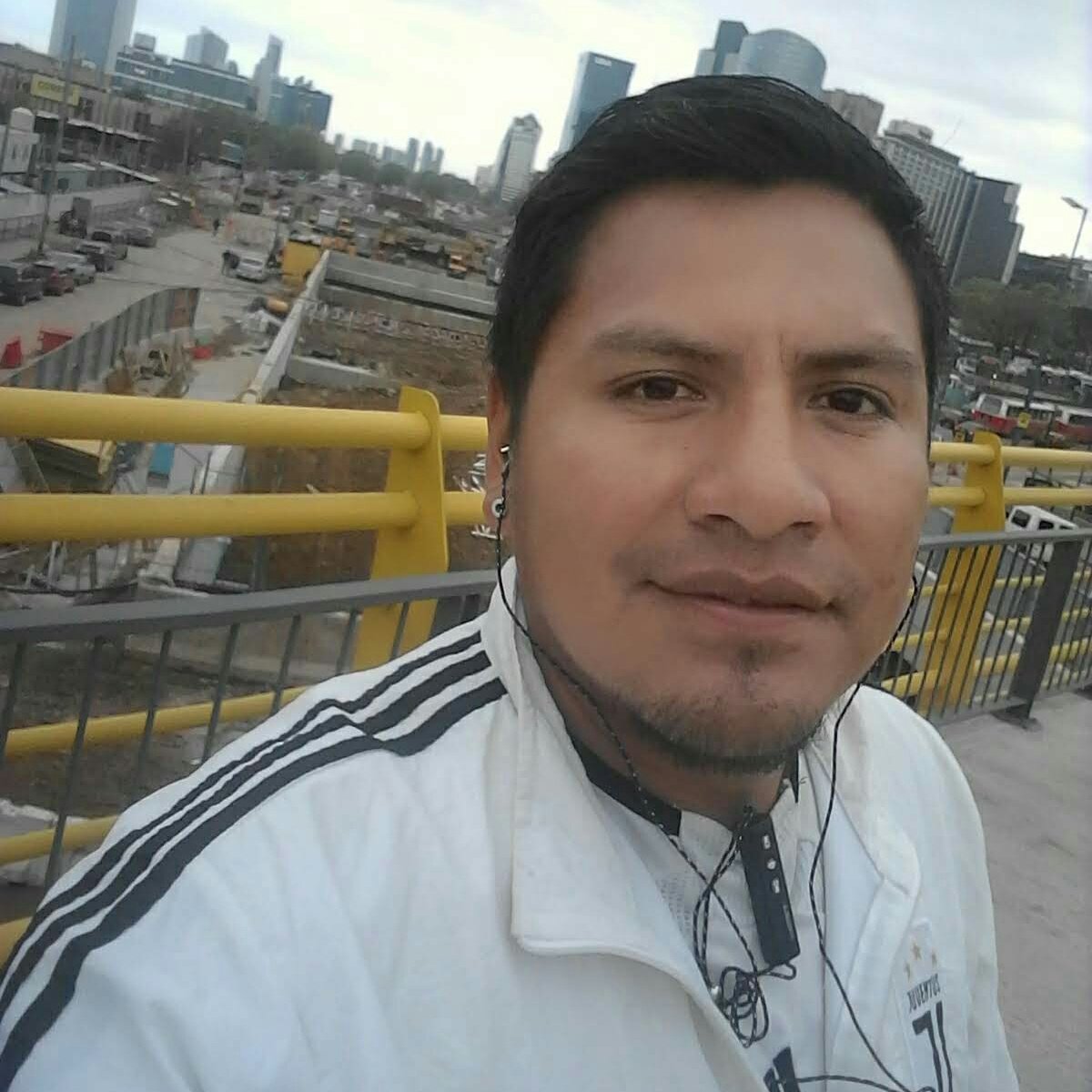 EdgarGu50270018's tweet photo. #NuevaFotoDePerfil https://t.co/zcghUrFuWu