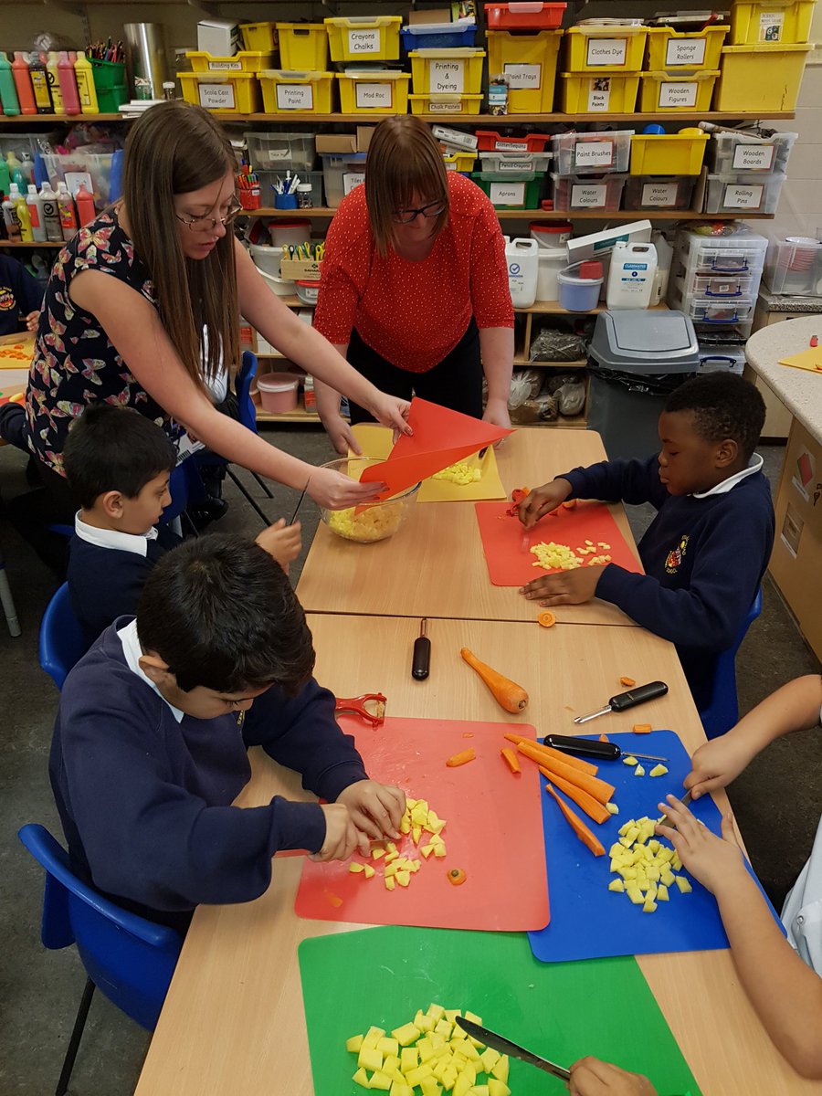 WifiNorthWest's tweet photo. #CookingClub at Stanley Rd Primary School kids enjoyed making a winter warmer Beef Potato Hash with dumplings https://t.co/PMFmA4PGDf