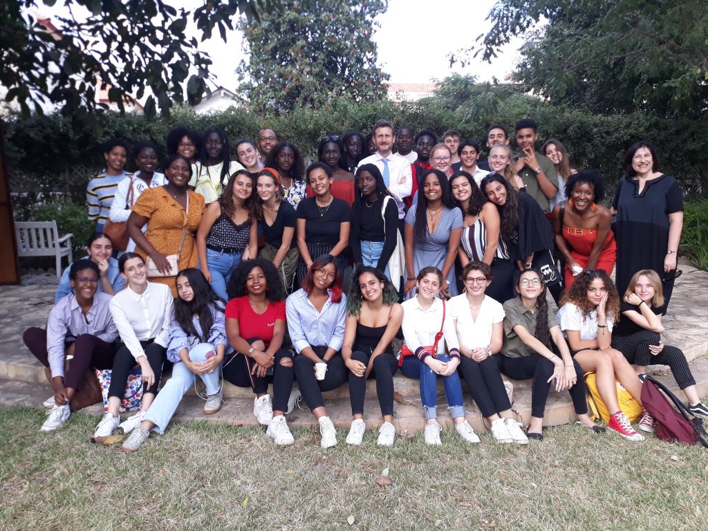 Un groupe du Lycée Jean Mermoz à Dakar a visité Londres et Cambridge. Les  lycéens sont venus me rendre compte de leur séjour - dans un excellent  anglais, d'ailleurs. 🇬🇧🇸🇳, image size:1024x768