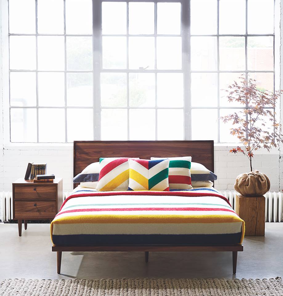 kingswaymall's tweet photo. #25DaysofGiveaway-Day 13! Drape this blanket over a sofa or at the end of your bed for chic style. We're giving away the Iconic Plush Throw from @hudsonsbay (valued at $149).
Like and RT this tweet
Follow @KingswayMall on Twitter
Head over to our FB&Instagram for extra entries! https://t.co/OIZjTMMVuD