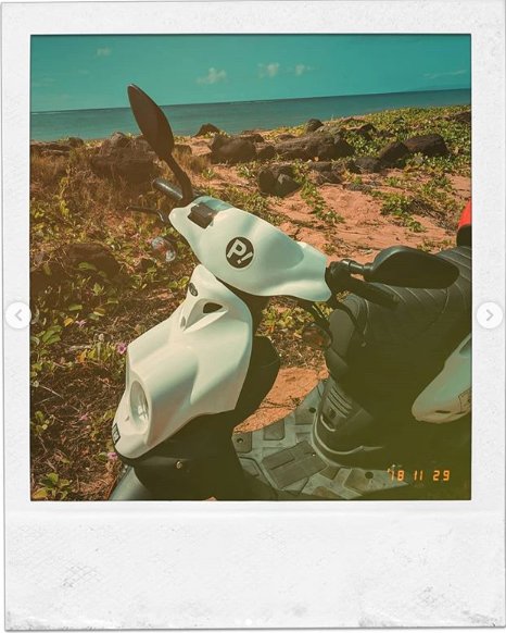 genuinescootco's tweet photo. It might be getting cold most places, but Hawaii is still paradise to ride. Photo: @cosmic_n0mad #roughhouse #genuineroughhouse #paradise #kauai #hawaii #ocean #beach #rh50 #genuinescooter #genuinescooters #scooter #scooters #scootscoot #scootlife #scooterlife #twowheels #fun https://t.co/QZsPAWgEFH