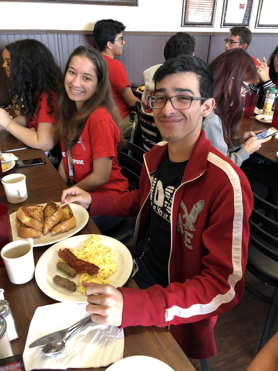 HosaJpt's tweet photo. HOSA Holiday Breakfast 🥞 #piggingout #everybodyeats #robsbagelland #deliciousfood #welovefood https://t.co/PLJnJfVQ0T