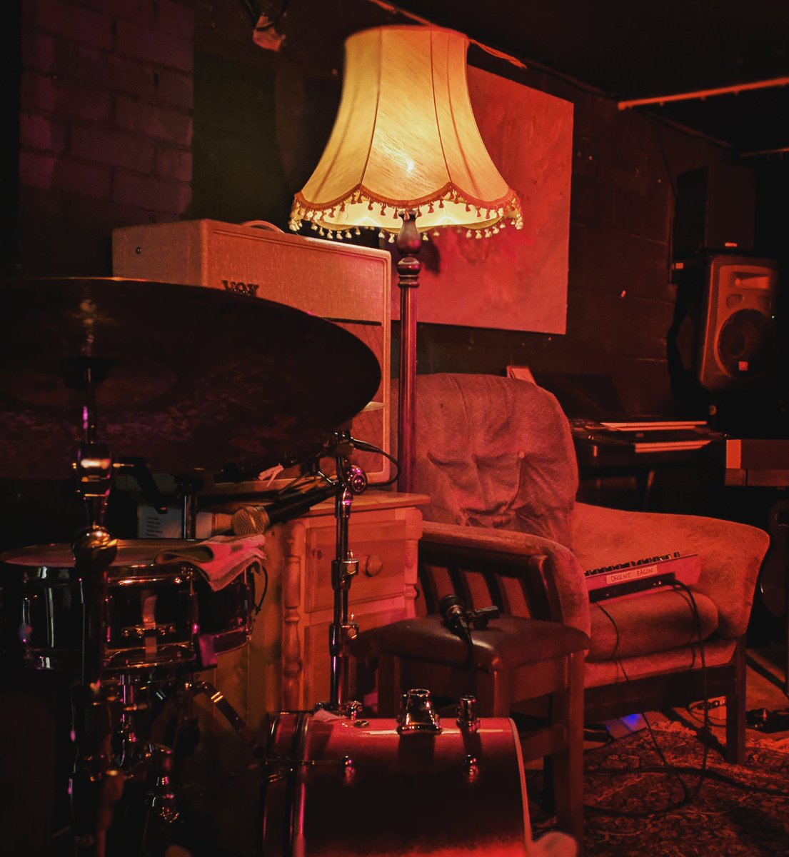 BlckBeaconSound's tweet photo. Sneak peak of the stage set up and ready for tomorrow's gig in @cellar_theatre #Sheffieldissuper πποΈπΈπΉπΆ
#SamSalt | #AfterDark #album #LP #launch
https://t.co/i4HT10cCbb
#Freeentry; enjoy the #music, from 7.30pm!
#gig #livemusic #folk #psychedlic #pop #surf #Sheffieldgigs https://t.co/rPNSJ93l0h
