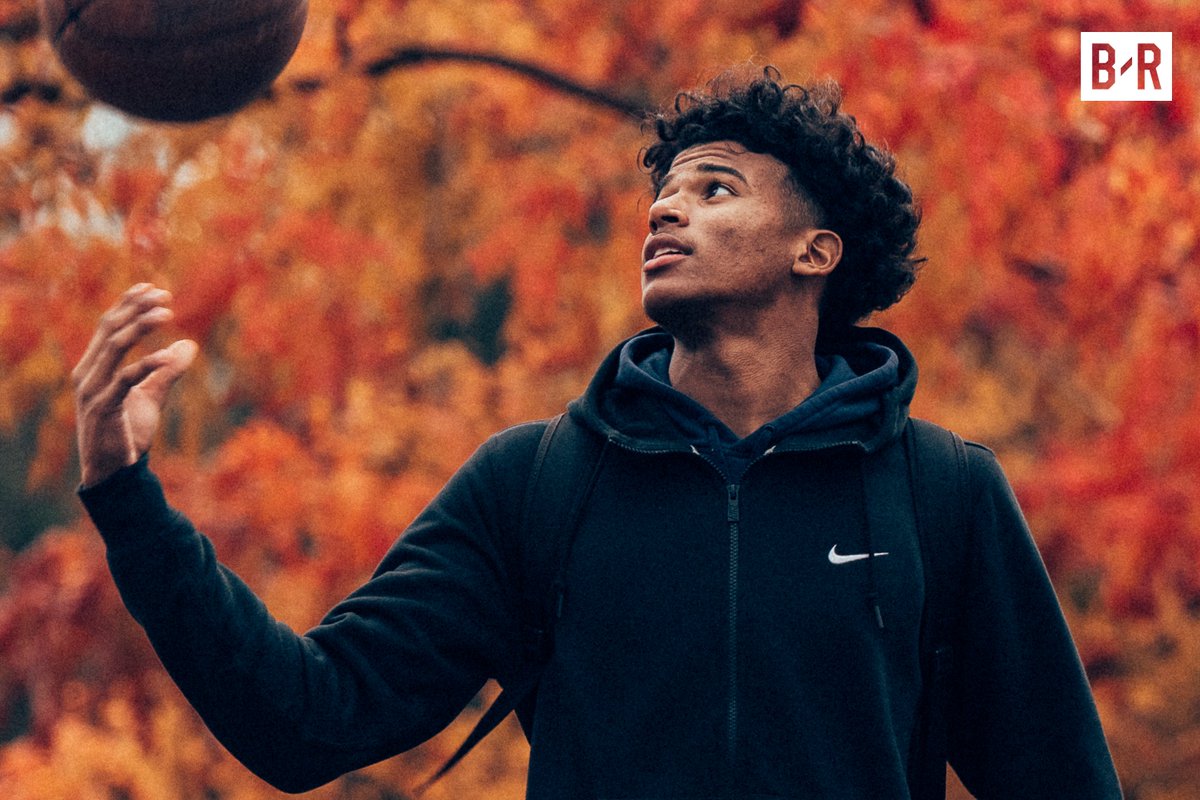 BleacherReport's tweet photo. Jalen Green is only 16 and already a projected NBA No. 1 pick: "People … say that this kid is as good as Kobe when Kobe was in high school."
https://t.co/kjzK92SeeE https://t.co/AK3KwQSx2i