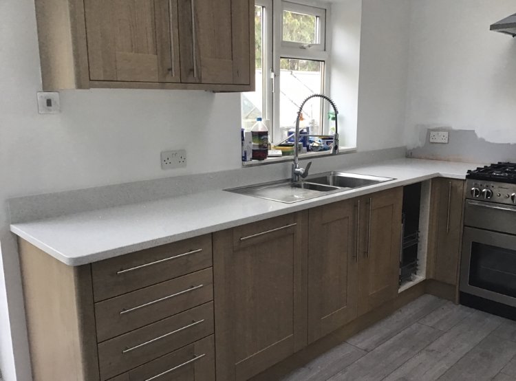 paulw_rl16's tweet photo. White mirror Silestone quartz #silstone #quartz https://t.co/cRyXohjrWN