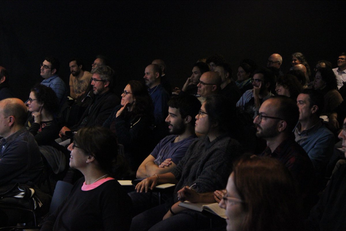 bcn_empreses's tweet image. 📍#EstàPassant
🙌 Parem l’orella! Comença la #MasterclassCibernàrium en què l’antropòleg, expert en Internet i fundador de @RocaSalvatella, @genisroca, abordarà els reptes digitals que han d’afrontar les empreses en l’actualitat, a l’Auditori del #Cibernàrium.