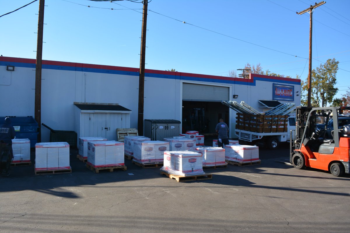 AllomaticInc's tweet photo. 60 + gate operators in a single order ready to ship by 10 am.
We appreciate all of your support. Thank you. 😀
#allomatic #1 in #gateoperators https://t.co/8d9z9cSolO