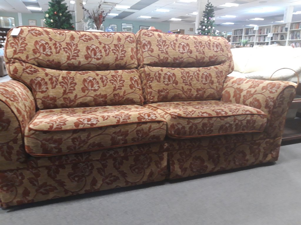 StWilfFurniture's tweet photo. A lovely g- plan sofa a takeaway price of £250 or plus £20 delivery. https://t.co/Hje0dG7whP